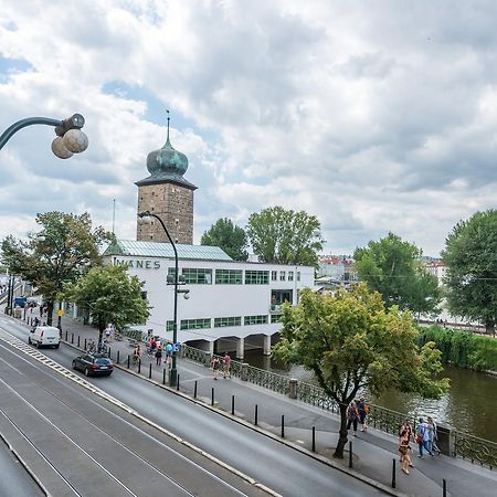 Riverside Apartment With A Balcony Πράγα Εξωτερικό φωτογραφία