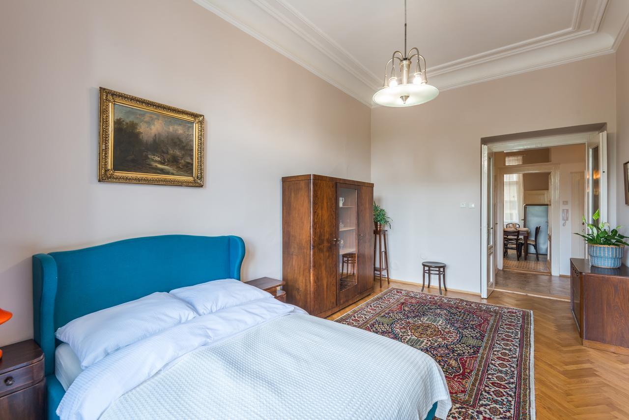 Riverside Apartment With A Balcony Πράγα Εξωτερικό φωτογραφία
