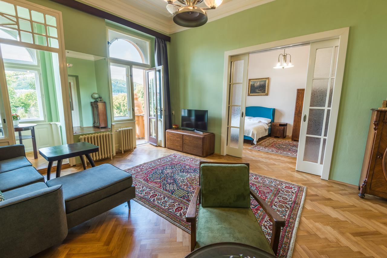 Riverside Apartment With A Balcony Πράγα Εξωτερικό φωτογραφία