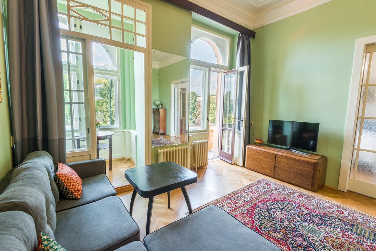 Riverside Apartment With A Balcony Πράγα Εξωτερικό φωτογραφία